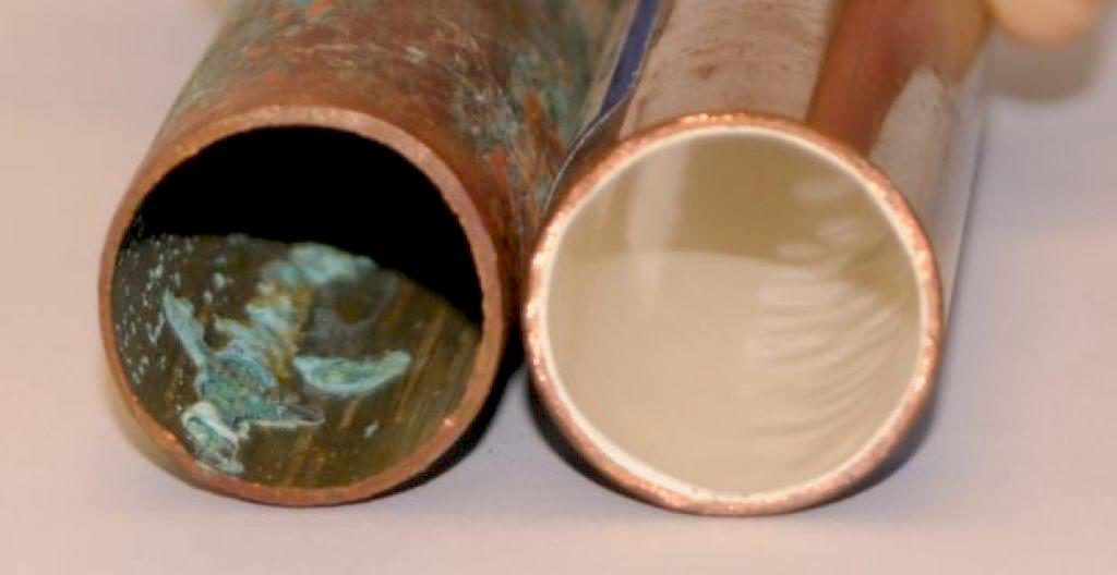 Voor en na kousrenovatie (relining) afvoerleiding