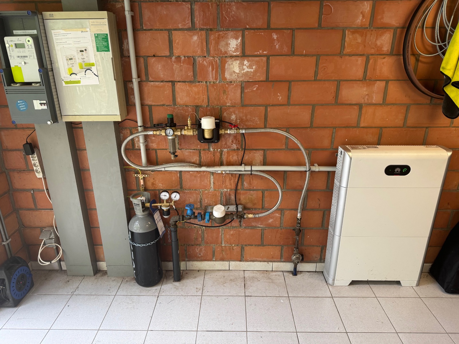 Volledige SoluCalc® CO₂-waterbehandeling installatie in technische ruimte